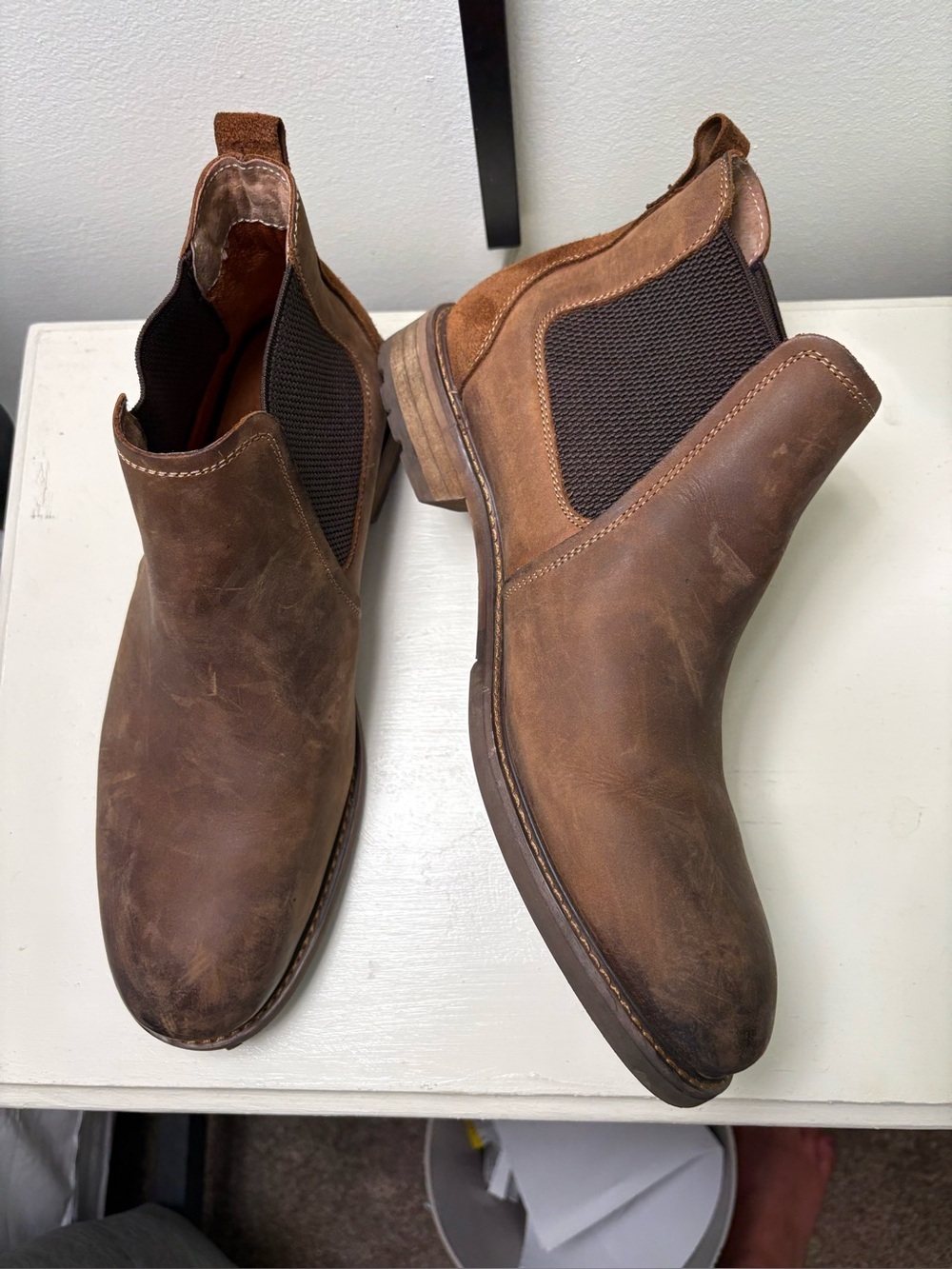 Florsheim Lodge Plain Toe Gore Boot. Size 8.5 Wide.